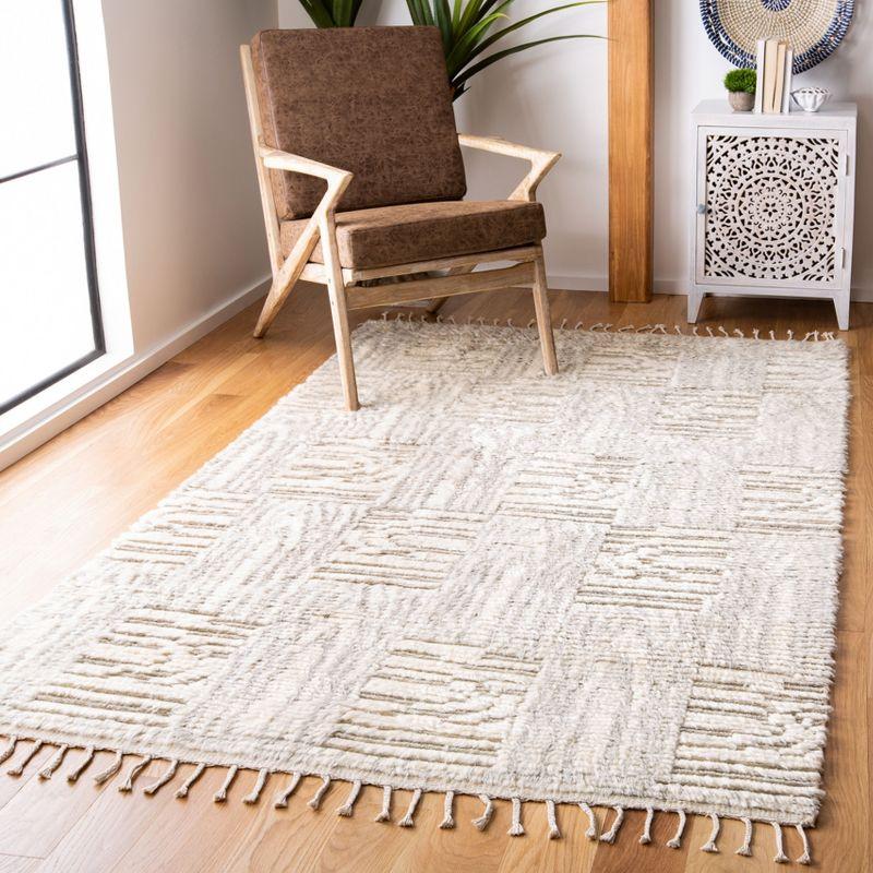 Manhattan MAN464 Hand Knotted Wool-Viscose Blend Area Rug - Ivory/Grey- 4' X 6' - Safavieh.