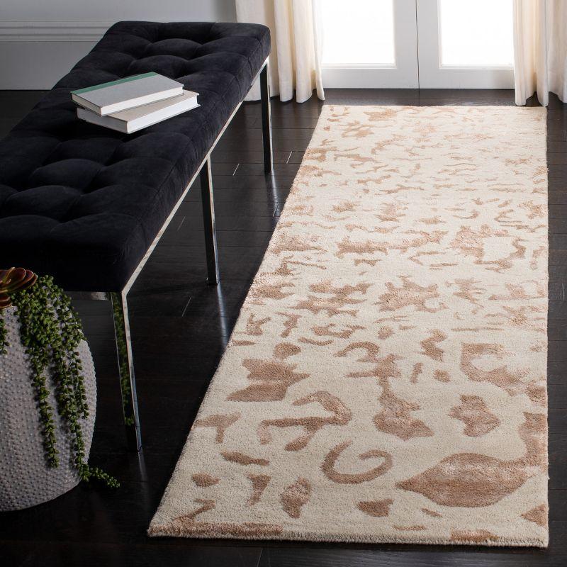 Soho SOH525 Hand Tufted Indoor Runner Rug - Ivory - 2'6"x10'- Safavieh