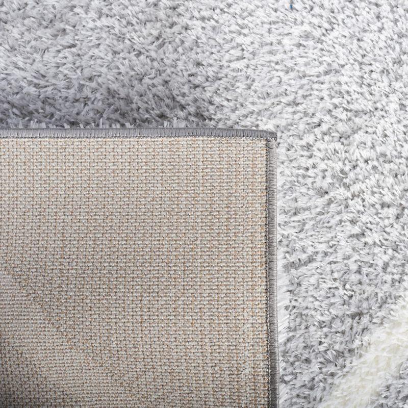 Tahoe Shag THO676 Power Loomed Indoor Area Rug - Light Grey/White - 5'x7' - Safavieh
