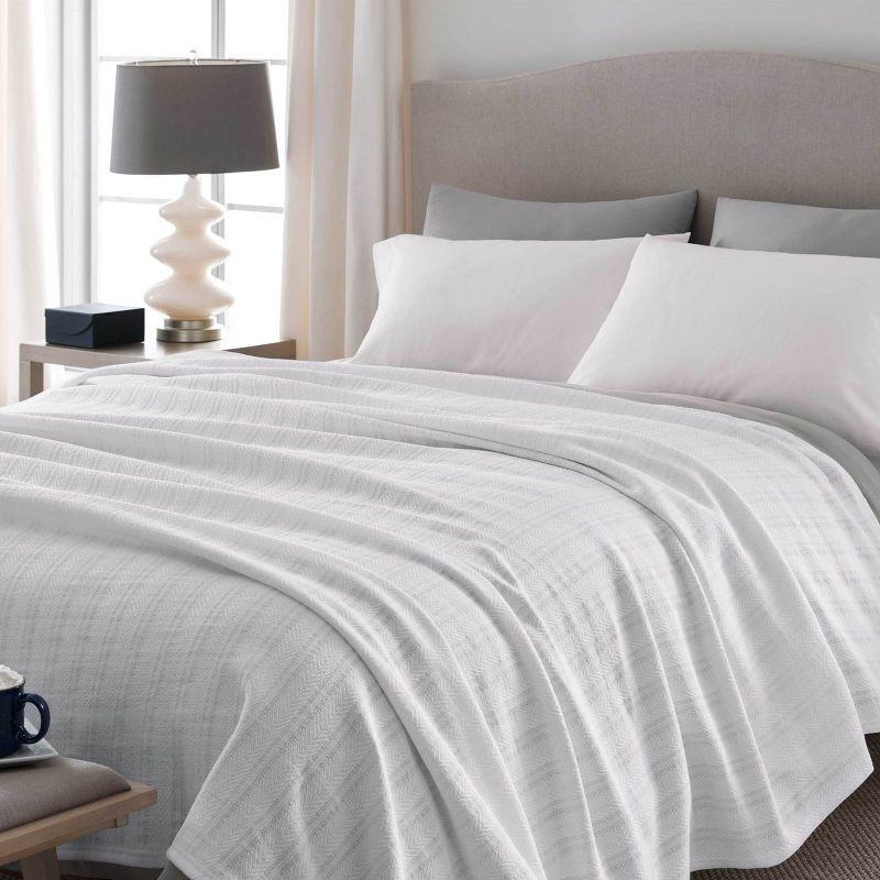 Vellux Vellux 100% Cotton Blanket - Soft, Breathable, Cozy & Lightweight Thermal Blanket  All-Season Blanket Perfect for Layering Bed, Couch & Sofa - Hotel Quality