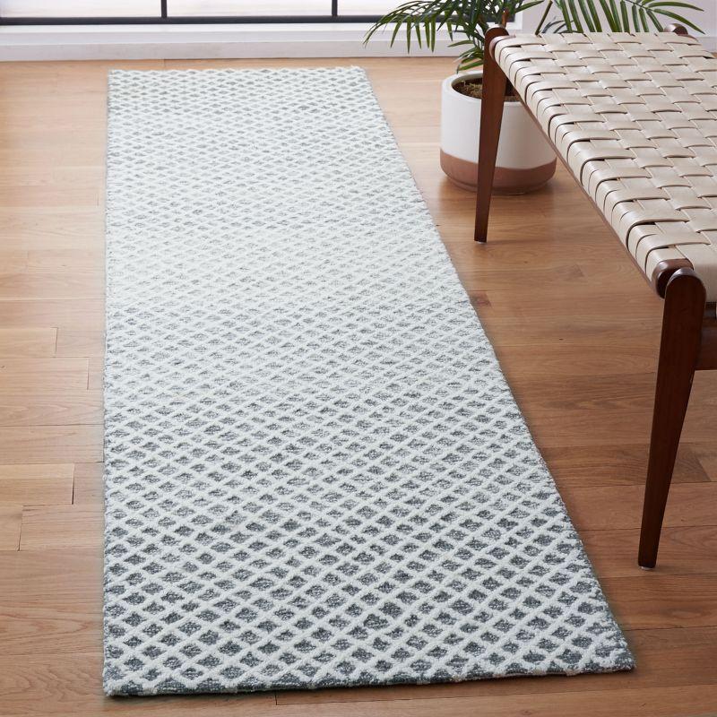 Elegant Ivory Hand-Tufted Wool Area Rug - 27" x 8"