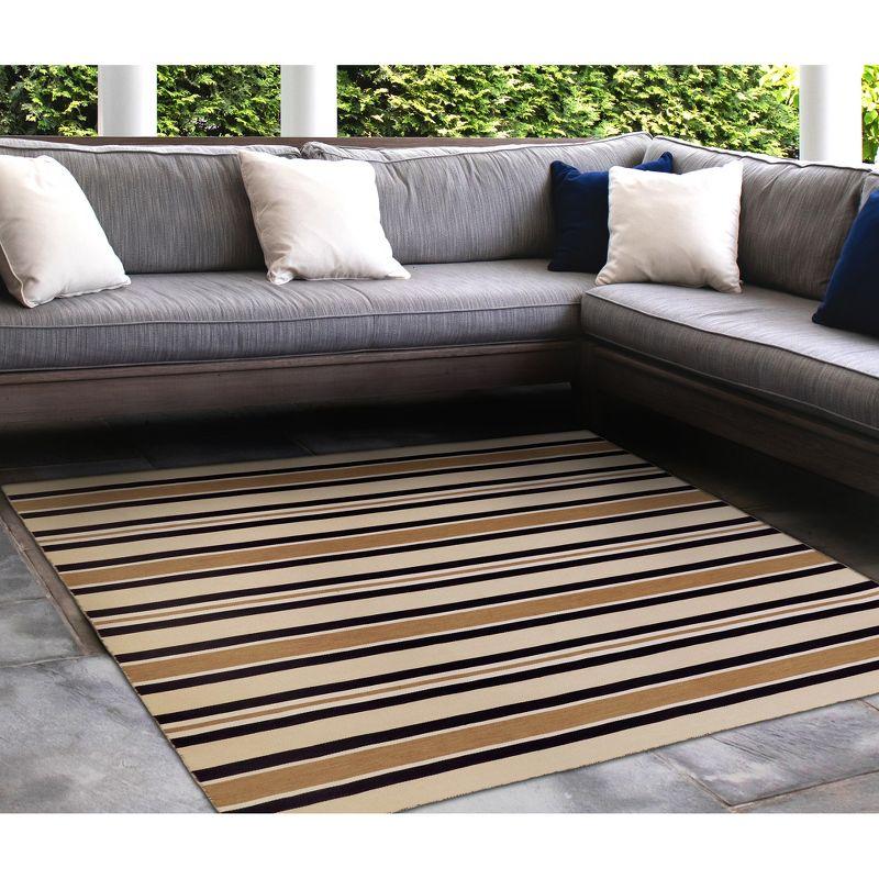 Liora Manne Sorrento Stripes Indoor/Outdoor Rug..