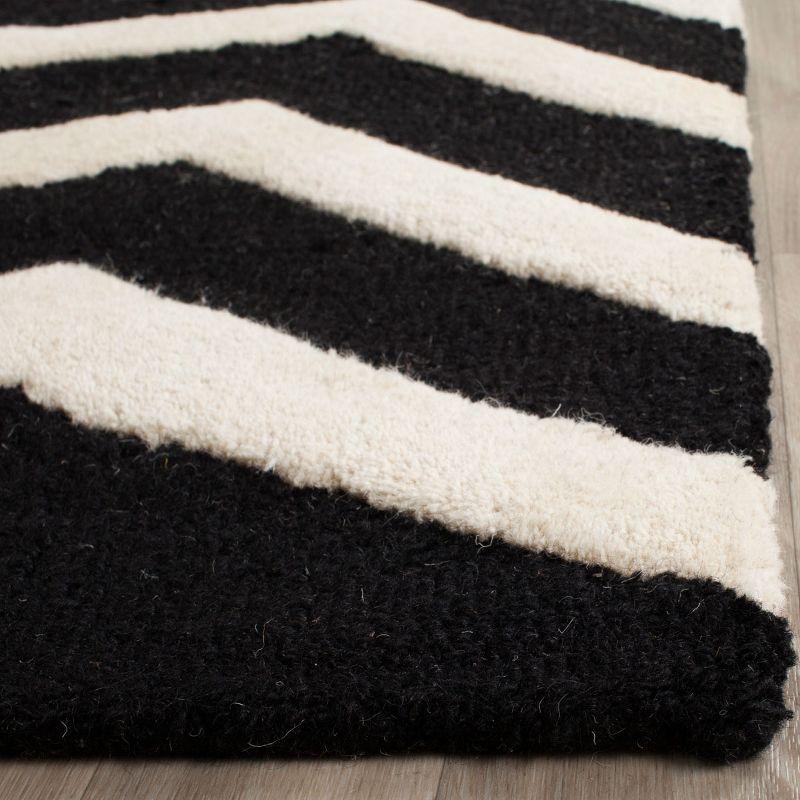 Cambridge CAM714 Tufted Indoor Area Rug - Black/Ivory - 6'x6' - Safavieh