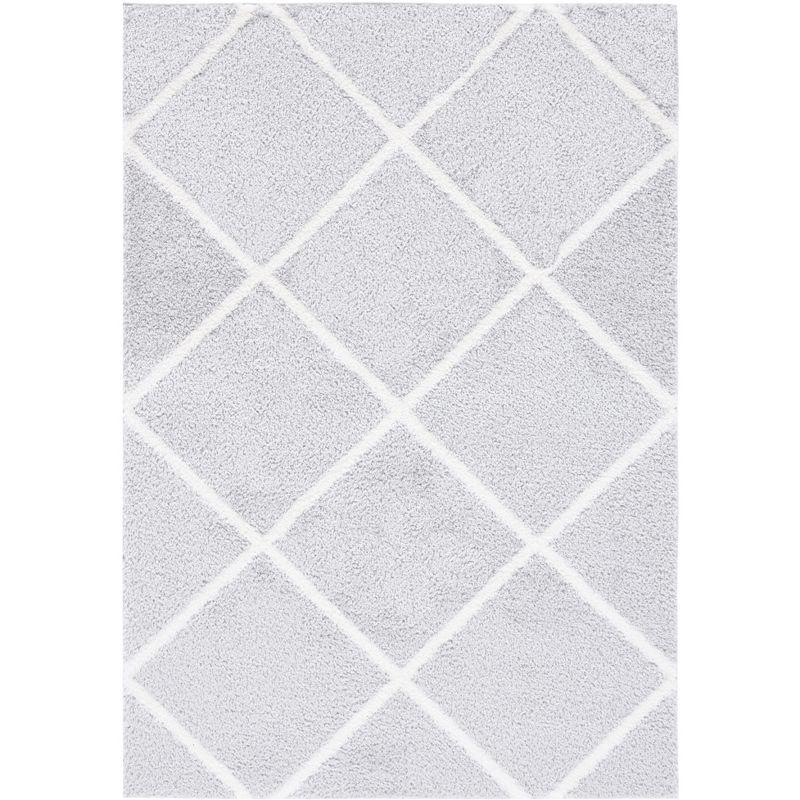 Tahoe Shag THO676 Power Loomed Indoor Area Rug - Light Grey/White - 5'x7' - Safavieh