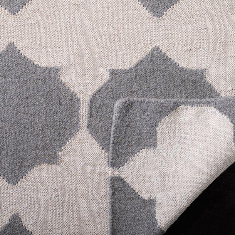 Safavieh Dhurries Hand Woven Flat Weave Banana Silk/Wool/Cotton Rug