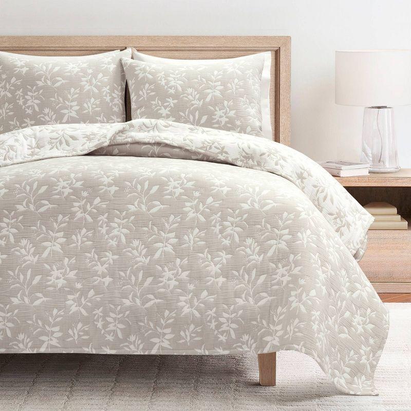 Lush Decor Floral Jacquard Reversible Soft Matelassé Quilt 3Pc Set