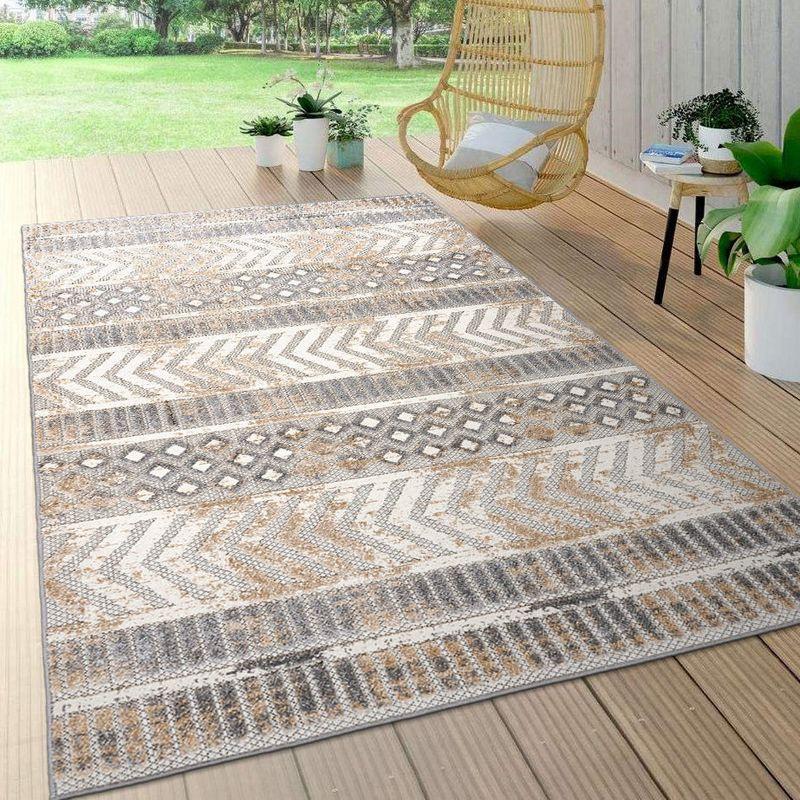 Bohemian Bliss Geometric Beige Indoor/Outdoor 7'10" x 10' Rug