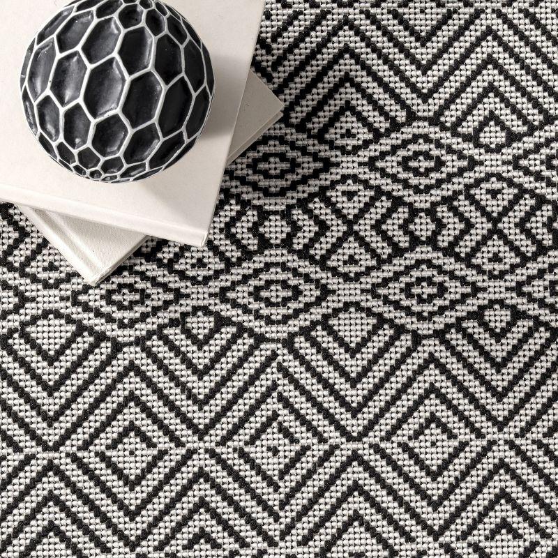 Nuloom Paloma Abstract Geometric Indoor and Outdoor Area Rug