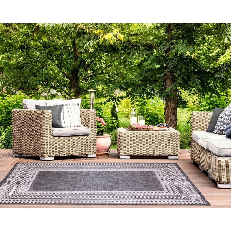 Liora Manne Malibu Etched Border Indoor/Outdoor Rug Charcoal 7'10" x 9'10"