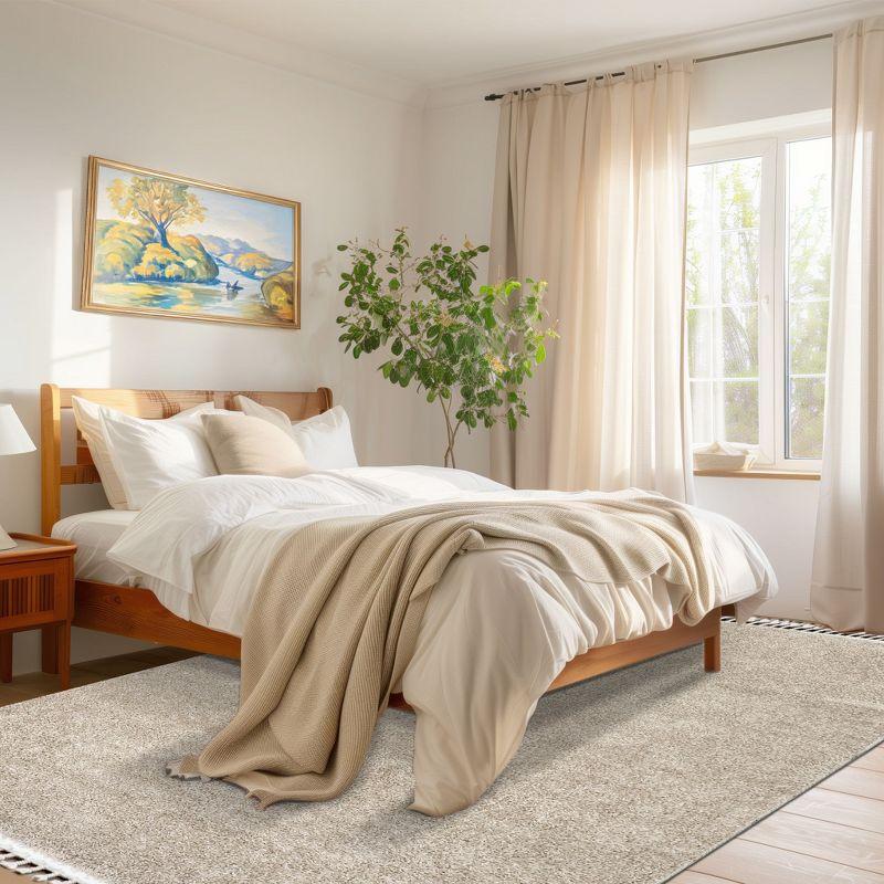Nuloom Neva Solid 5x8 Shag Indoor Area Rug for Living Room Bedroom Dining Room Nursery, Beige/Ivory