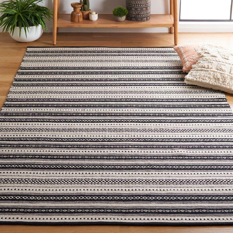 Montauk MTK726 Hand Woven, Flat Weave Indoor Area Rug - Black/Ivory - 6'x9' - Safavieh