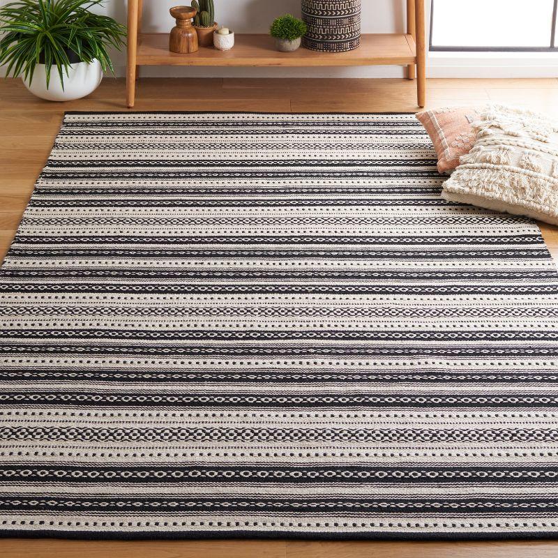 Coastal Breeze Black and Ivory Cotton 6' x 9' Flatweave Rug