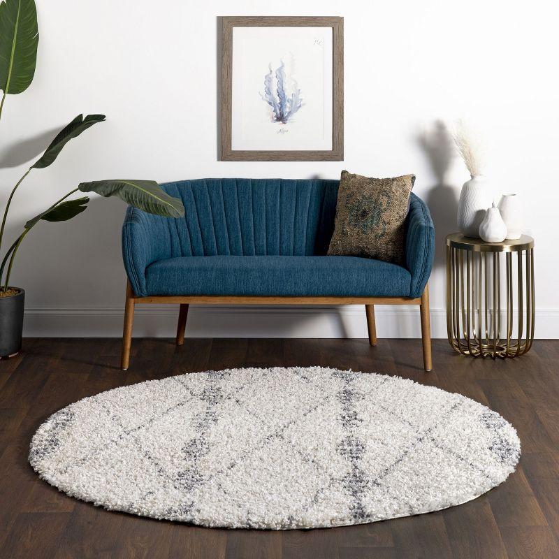 Reversible 71'' Round Gray Geometric Shag Rug