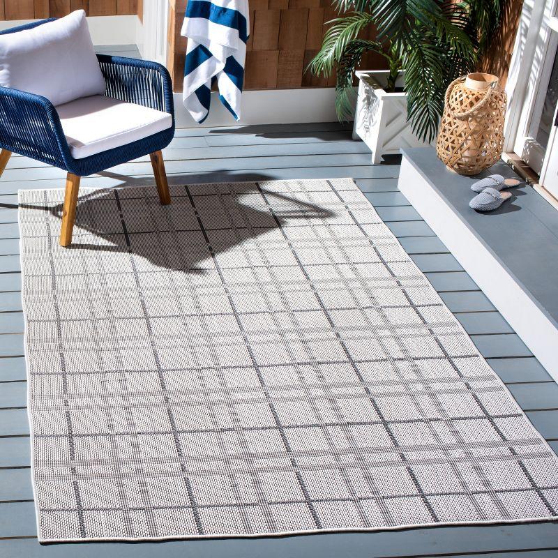 Bermuda BMU803 Power Loomed Indoor/Outdoor Machine Washable Area Rug - Ivory/Grey - 8'x8' - Safavieh