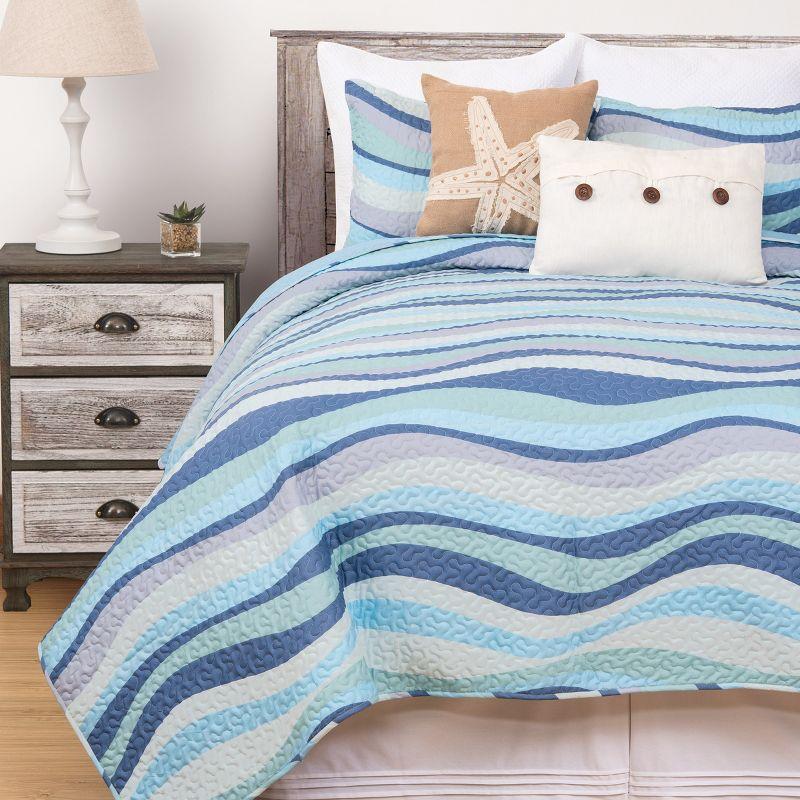 Seawaves Blue and White Reversible Microfiber Twin Quilt Set