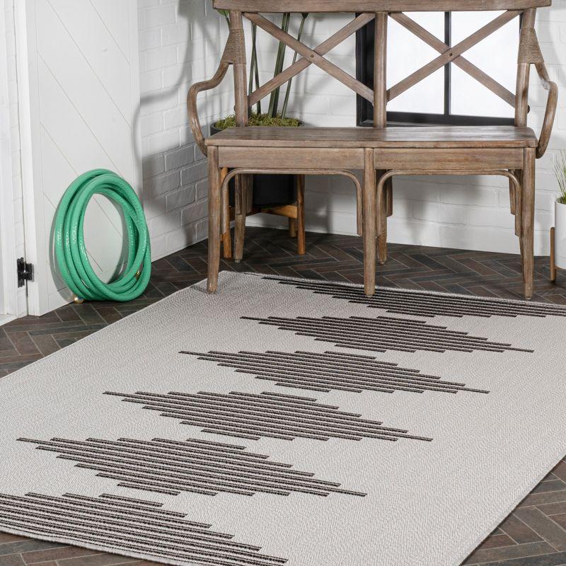 Mid-Century Diamond Stripe 8' x 10' Light Gray/Black Indoor/Outdoor Rug