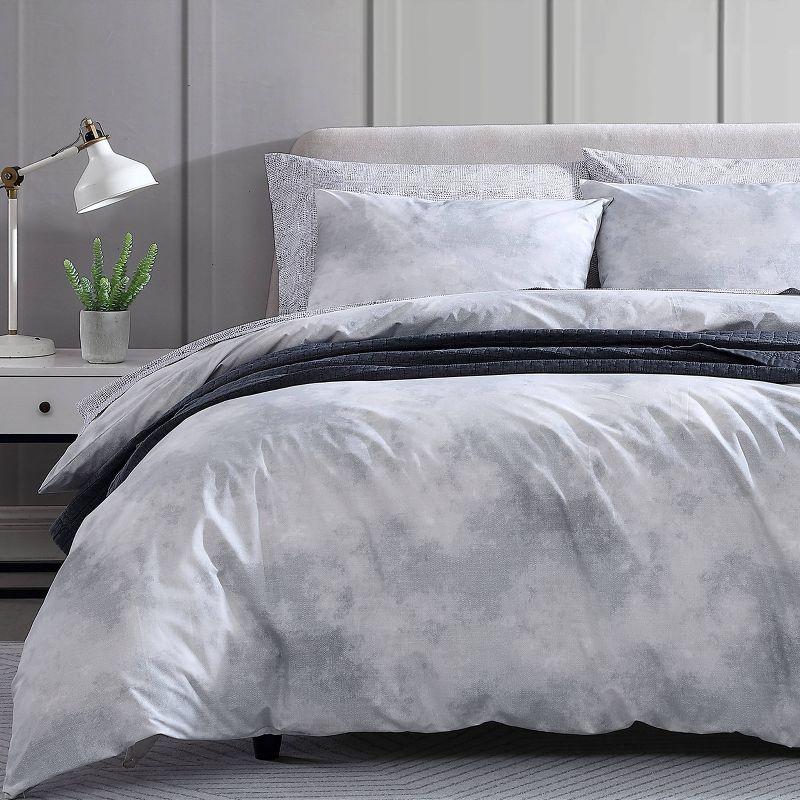 City Scene Gray/White Reversible 2 Piece Duvet Cover Set