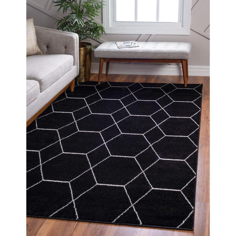 Trellis Frieze Black/Ivory Synthetic Rectangular Rug 10' x 14'