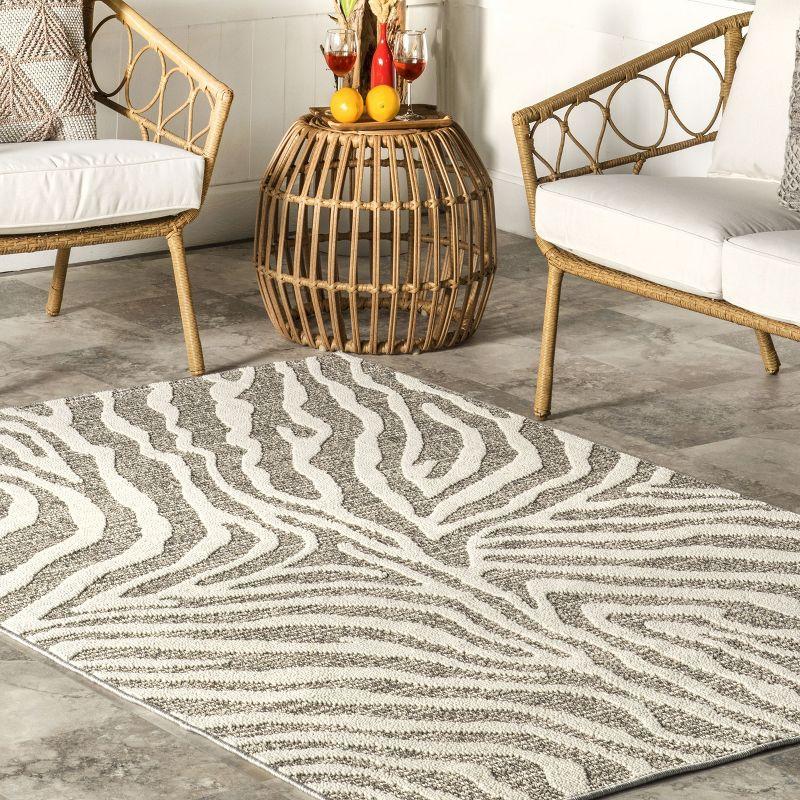 nuLOOM Corina Zebra Indoor/Outdoor Patio Area Rug