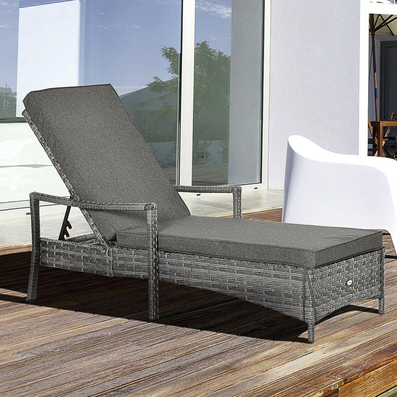 Outdoor Wicker Chaise Lounge