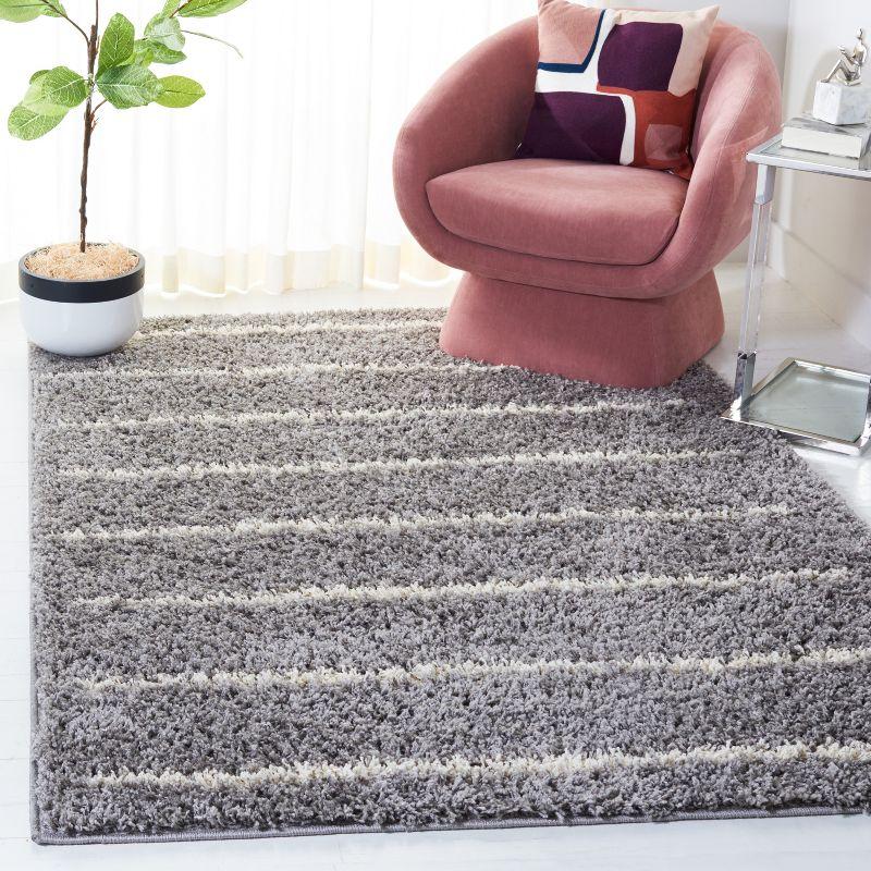 Venus Shag VNS604 Power Loomed Accent Rug - Grey/Ivory - 2'7"x5' - Safavieh.