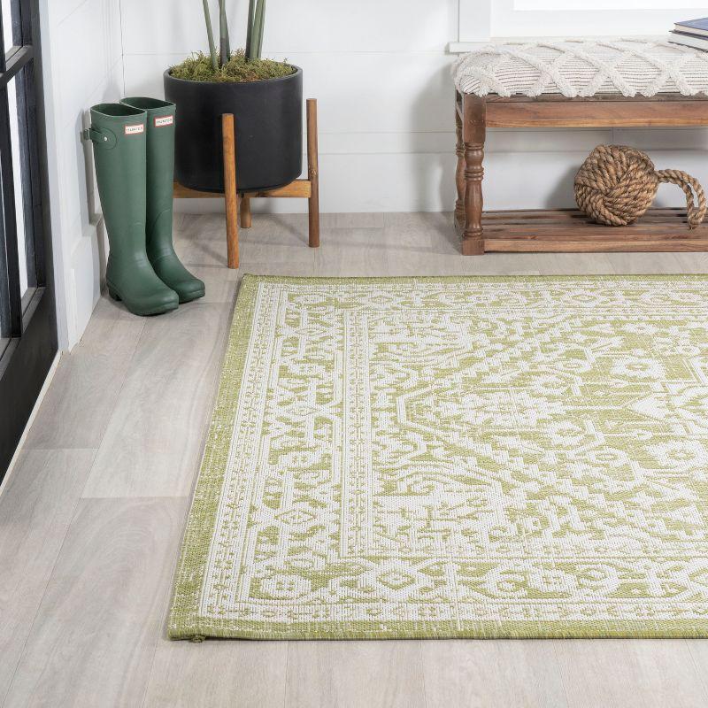 5' x 8' Sinjuri Medallion Textured Weave Indoor/Outdoor Area Rug, Green/Cream - JONATHAN Y