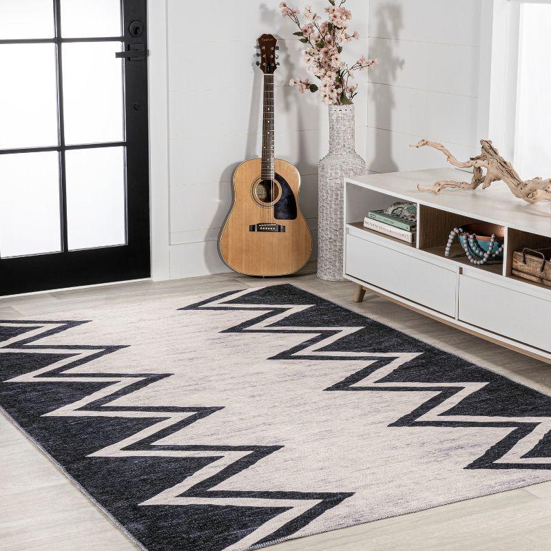 3' x 5' Siksak Modern Chevron Border Machine-Washable Area Rug, Ivory/Black - JONATHAN Y