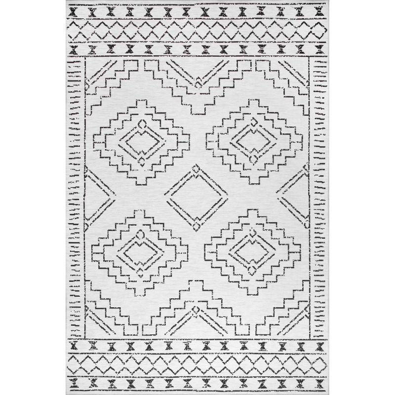 Nuloom Noa Pet Friendly Machine Washable Moroccan Area Rug, 5' x 8', White