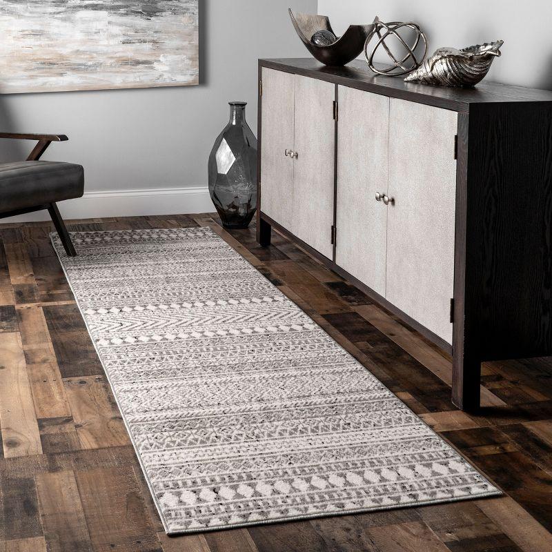 Nuloom Catherina Transitional Geometric Indoor Area Rug