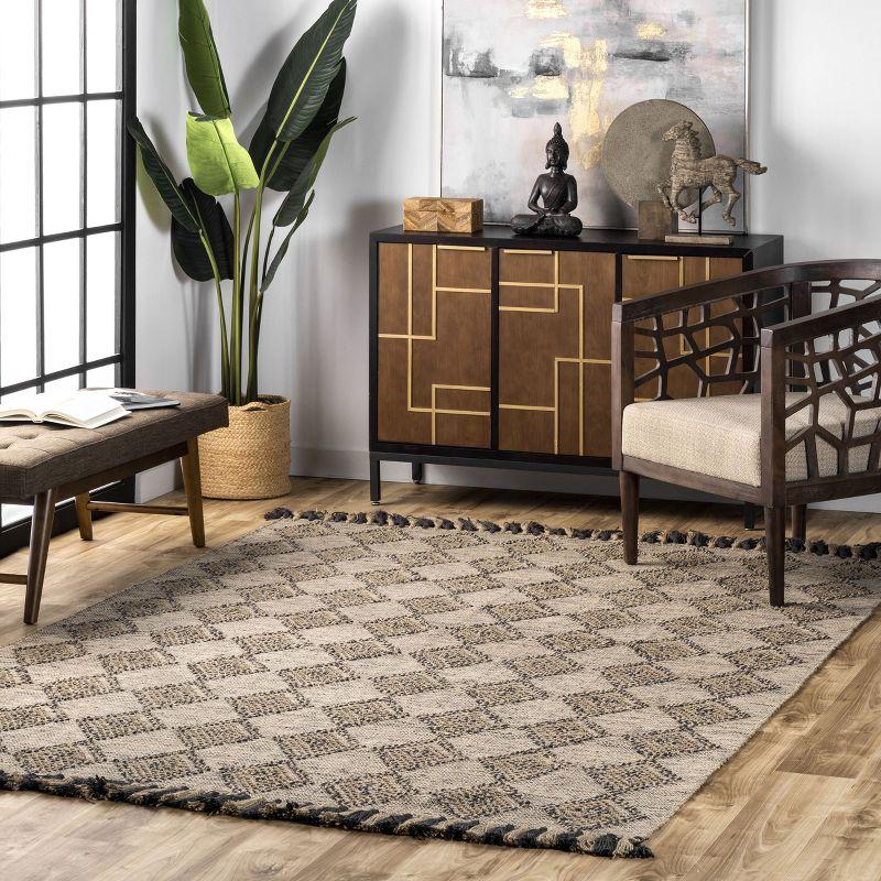 Nuloom Britta Textured Diamond Tassel Indoor Area Rug