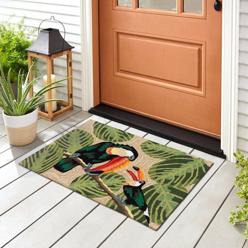 Liora Manne Frontporch Two Cute Toucans Indoor/Outdoor Rug Neutral 2' x 3'