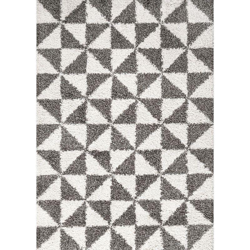 Moroccan-Inspired Geometric Gray Shag Rug 4' x 6'