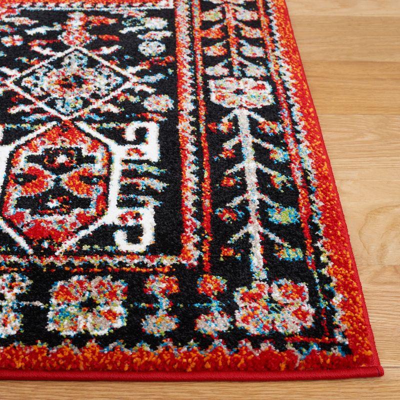 Vintage Hamadan VTH229 Power Loomed Indoor Area Rug - Red/Black - 4'x6' - Safavieh