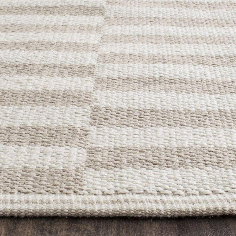 Montauk MTK715 Hand Woven Indoor Rug - Safavieh