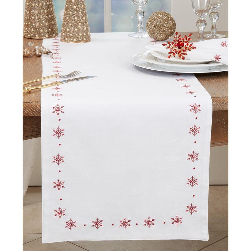 Saro Lifestyle Winter Wonderland Embroidered Snowflake Runner