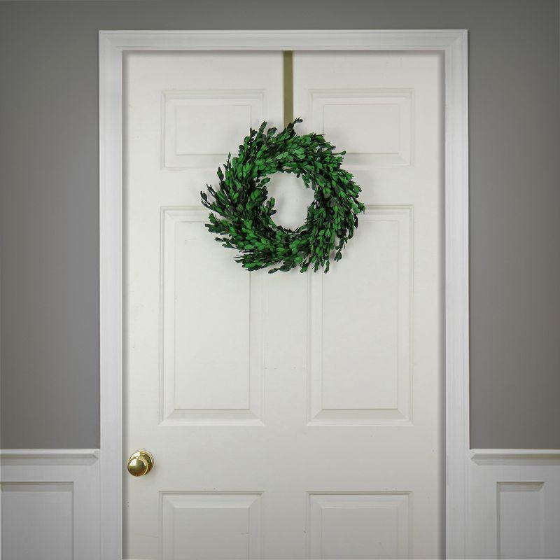 18" Green Artificial Boxwood Spring and Summer Wreath