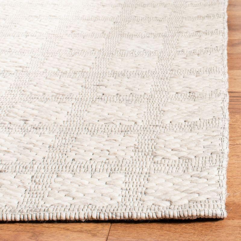 Marbella MRB525 Hand Loomed Area Rug - Beige - 4'x6' - Safavieh.