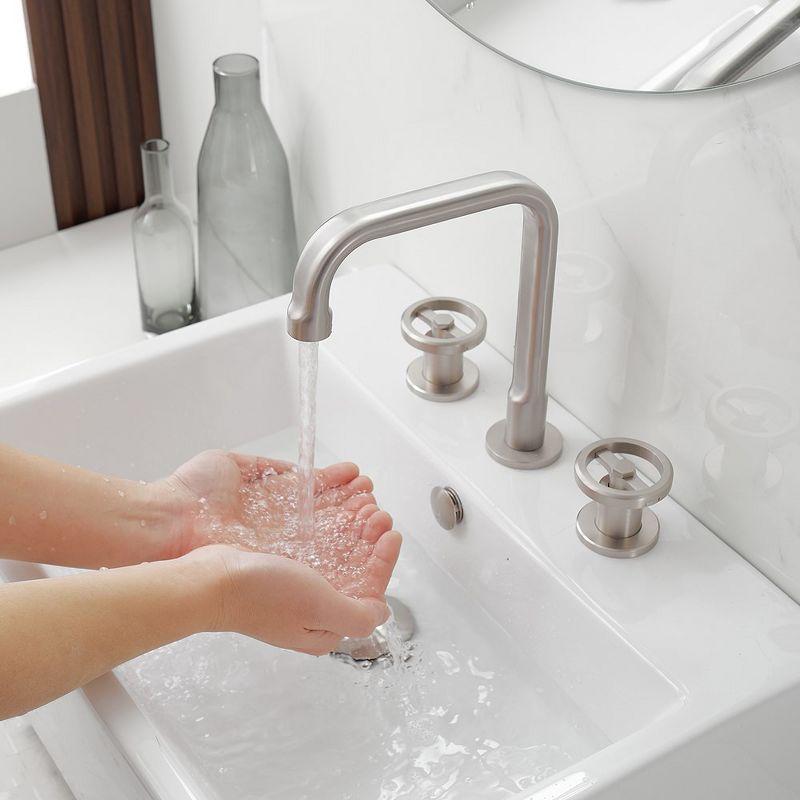 Widespread Single-handle Bathroom Faucet with Drain Assembly