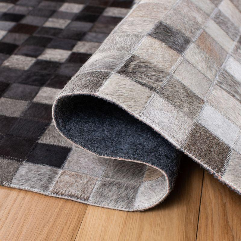 Studio Leather STL813 Hand Woven Area Rug - Ivory/Black - 4'x6' - Safavieh.