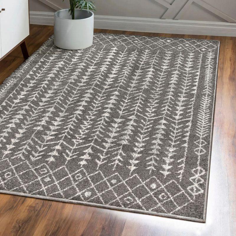 Ziri Moroccan Geometric Grey/Cream 3' x 5' Synthetic Area Rug