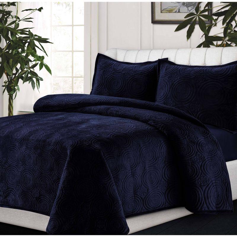 Indigo Twin Velvet Reversible Quilt Set