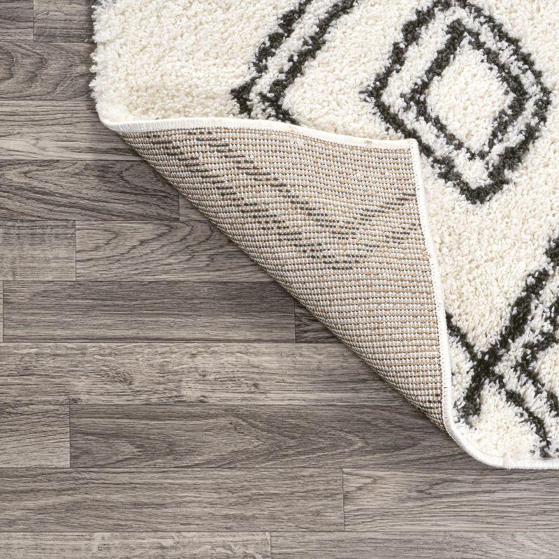 5'x8' Deia Moroccan Style Diamond Shag Area Rug, White/Black - JONATHAN Y