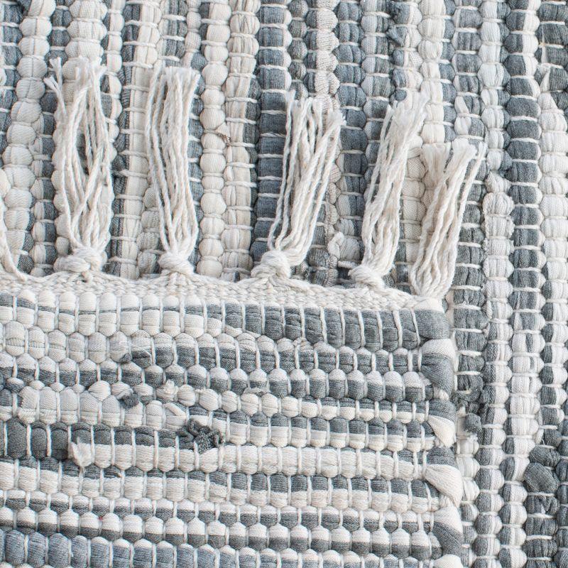Montauk MTK753 Hand Woven Area Rug - Silver - 5'x7' - Safavieh.