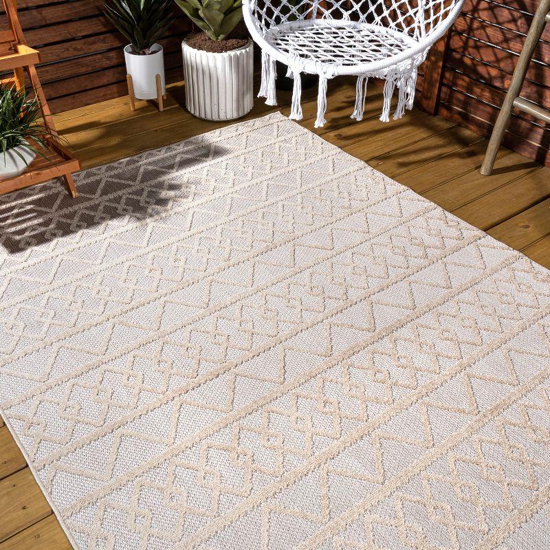 Aylan 3' x 5' Beige Knotted Trellis Geometric Indoor/Outdoor Area Rug