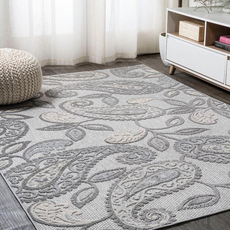 Paisley Light Gray & Ivory Boho Indoor/Outdoor Rug - 3x5 Feet