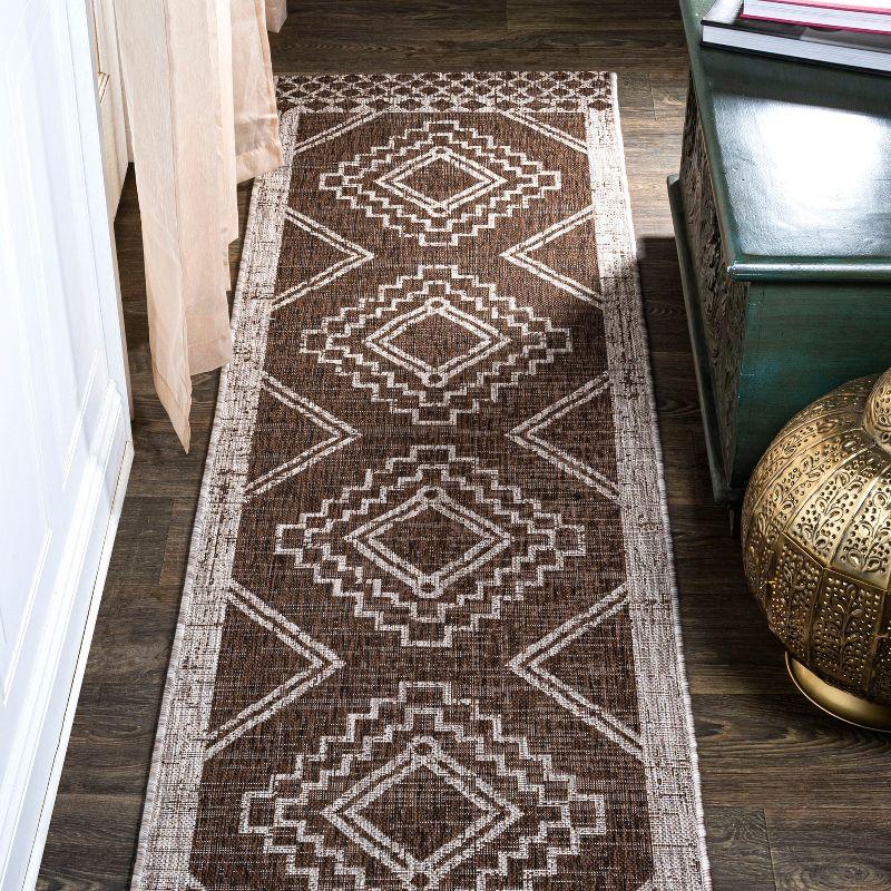 Tribal Diamond Medallion Brown/Beige Indoor/Outdoor Rug