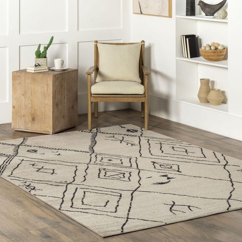 Luciana Gray and Beige Synthetic Tribal Area Rug, 3' x 5'