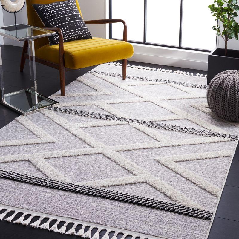 Marrakesh MRK564 Power Loomed Area Rug - Grey/Ivory - 5'3"x7'6" - Safavieh.