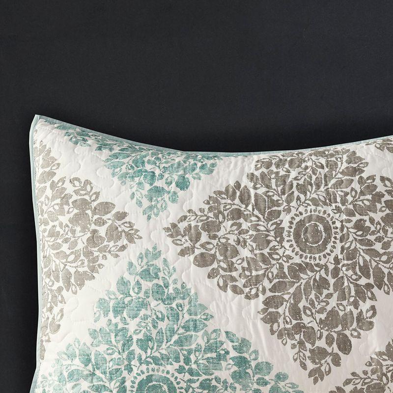 Madison Park 6 Piece Printed Quilt Set with Throw Pillows