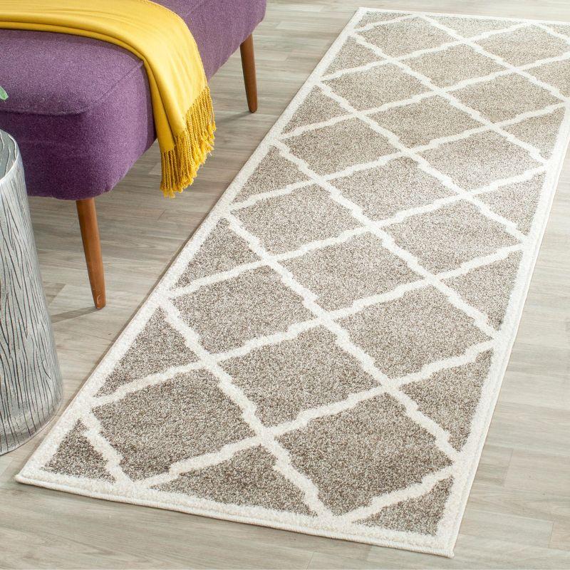 Reversible Light Grey/Ivory Geometric Synthetic 27" Area Rug